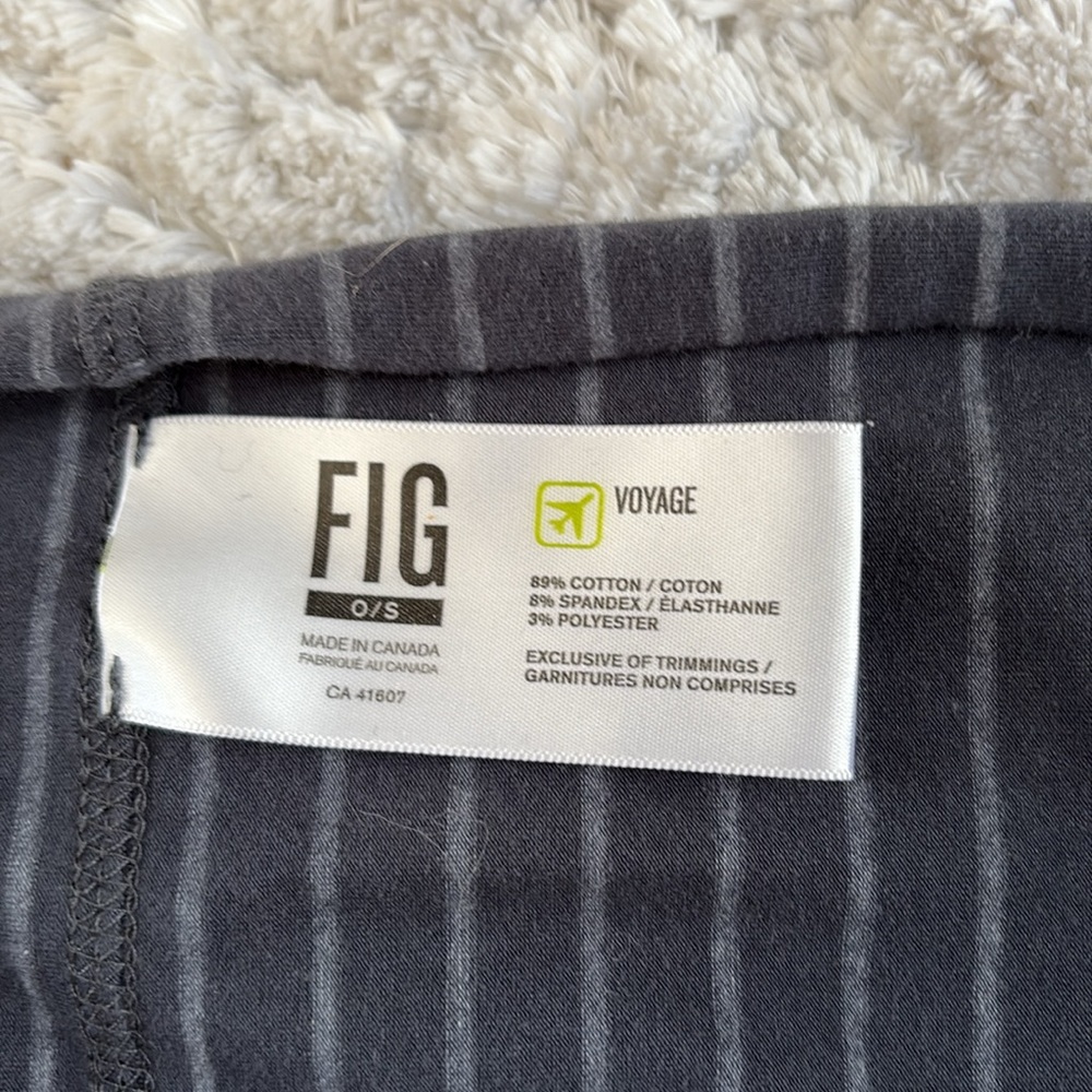 FIG Voyage T-Shirt Knit Infinity Scarf - Picture 5 of 6